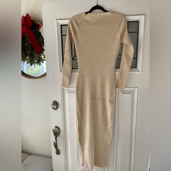 First Choice Rib Slit Midi Sweater Dress

Color: Apricot
Size: M - Picture 3 of 4